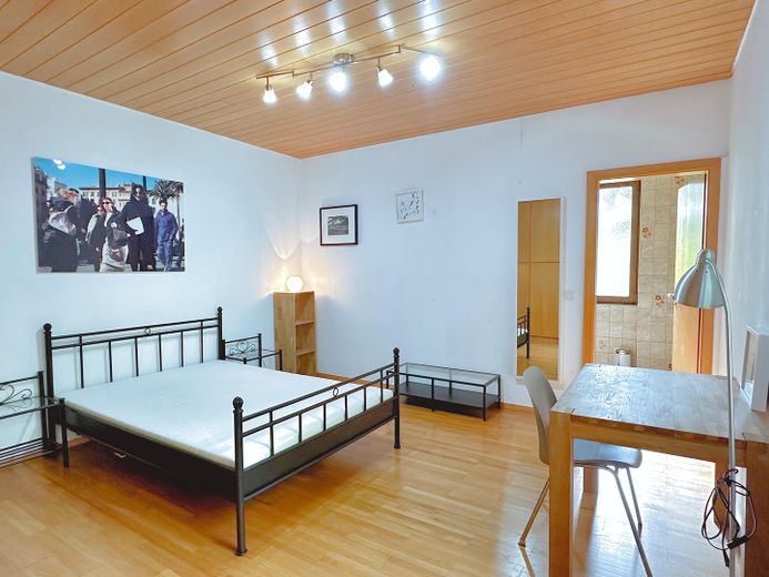 Elternschlafzimmer mit Bad