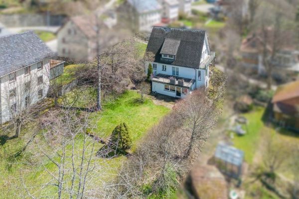 Hier wartet Ihr neuer Familienwohntraum mit großem Grundstück und Doppelgarage!
