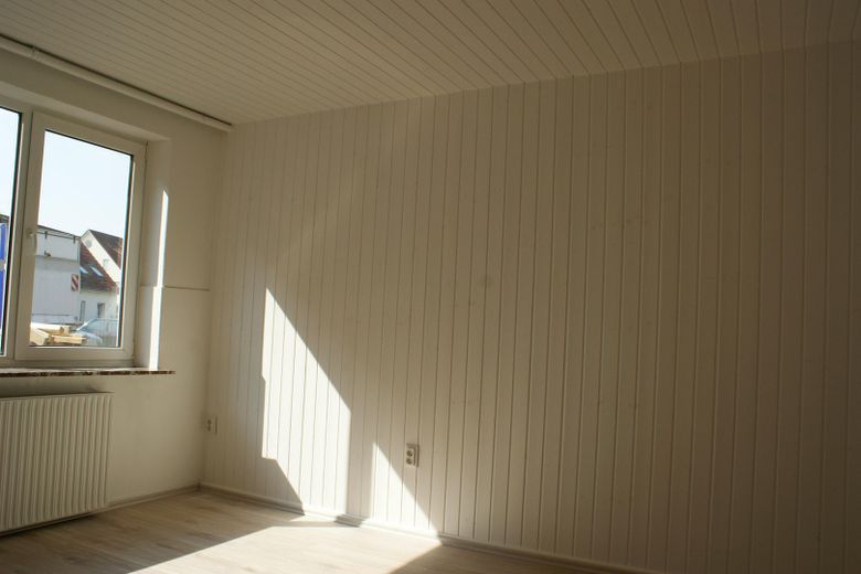 Große 2 Zi.-Whg.mit moderner Einbauküche,Wintergarten,eigener Eingang,KFZ Stellplatz vor der Tür – Schlafzimmer