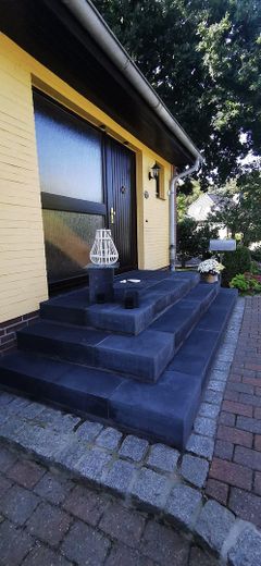 neue Eingangstreppe 2024