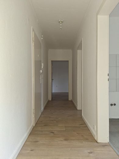 Modernisierte Wohnung mit 2,5 Zimmern, Balkon und Garten (Unterstr. 72) – Diele
