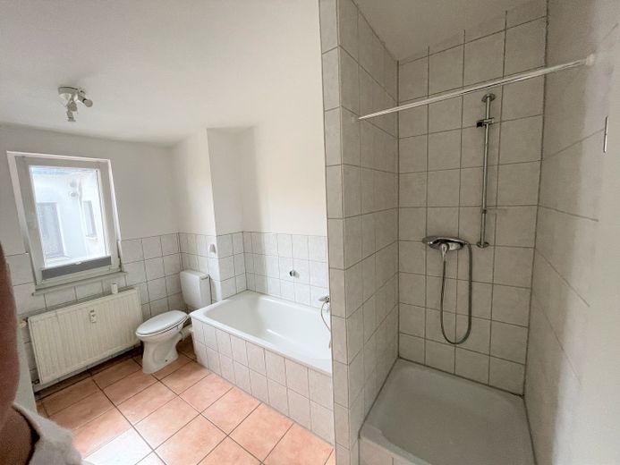 Bright city apartment => 5 min to Jahnplatz by train – Bad II