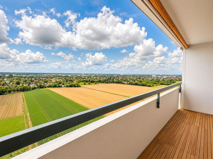 18. Stock - Westausrichtung - Alpenblick - Eine Wohnung mit Seltenheitswert – Balkon