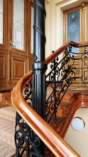 Vicino al Monbijoupark: elegante casa d’epoca di 5 locali in edificio tutelato – Foto 1