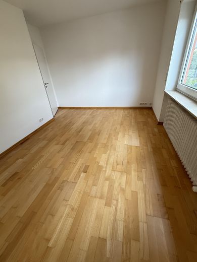 Helle, frisch sanierte 3-Zimmerwohnung mit großem Balkon und Blick ins Grüne – Kinderzimmer/Büro