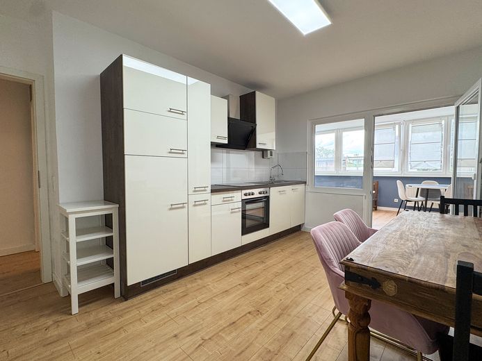 zentrale 3 Zimmer Wohnung mit Wintergarten – Küche