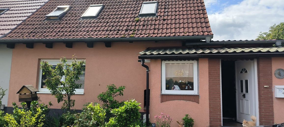 Haus sucht Familie - zentrumsnah und doch idyllisch ruhig leben – Foto 1