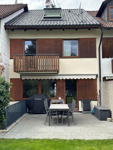 Casa a schiera centrale completamente modernizzata, in posizione tranquilla e centrale – Haus Rückseite