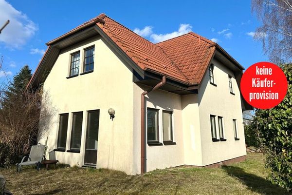 HORN IMMOBILIEN ++ ca. 8 km bis Neubrandenburg ++ ein großes Haus mit 5 Zimmern