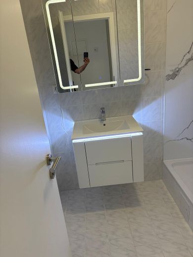 Helle Moderne 1-Zimmer Wohnung mit Einbauküche und Balkon in Motzen – Foto 13