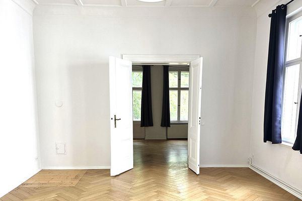 Prime location, S-Bahn Karlshorst, 7 rooms, 204m², newly renovated, office, law firm, lawyer