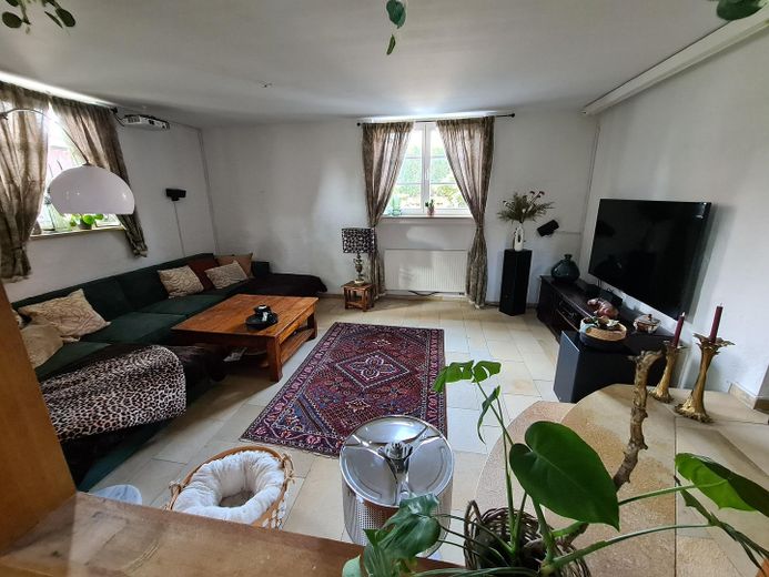 Historisches Bauernhaus mit Galerie, Kamin & Garten - stilvoll saniertes Wohnen mit Charakter – Wohnzimmer