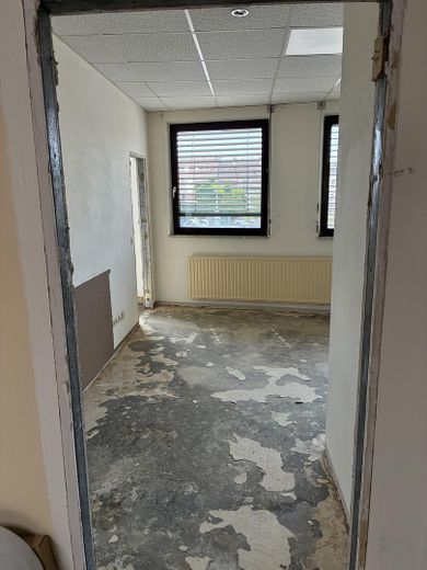 Vermietung: Großzügige Praxis- oder Bürofläche mit Entwicklungspotenzial im Herzen von Bad Kreuznach – फोटो 8