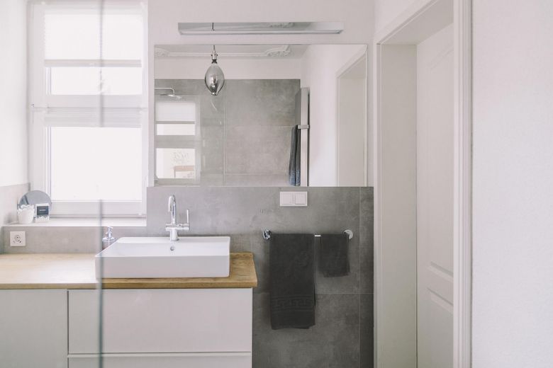 55 m² Loft-Suite in 3er-WG | Altbauvilla Hanau – Wohlfühl-Atmosphäre im Bad
