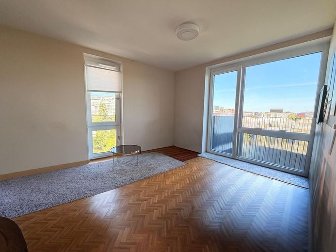 Exklusiv Toplage 2-Zimmer Wohnung in der Hafencity am Lohsepark – Wohnzimmer