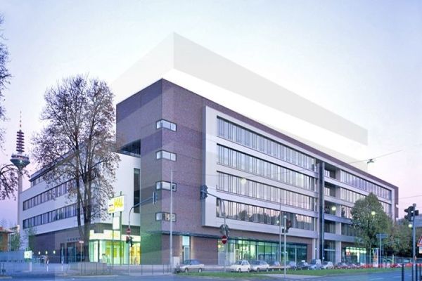 KLE!N - Provisionsfrei - Über den Dächern Frankfurts