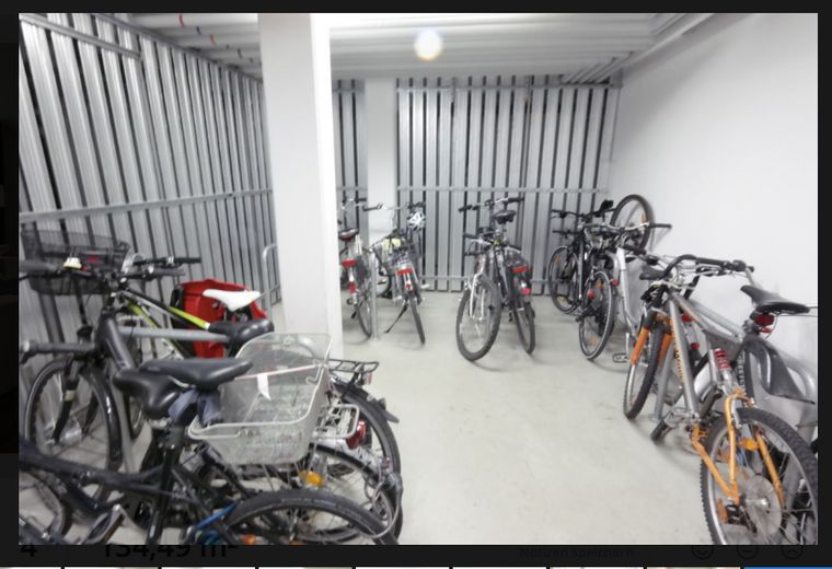4 Zimmer Wohnung in einer Stadtvilla in Schmargendorf, Fußbodenheizung, Terrasse, 2 TG Stellplätze – Fahrradraum