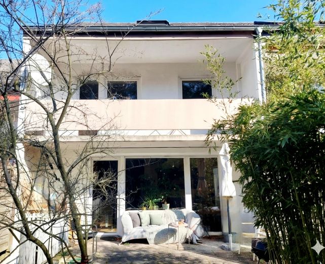 Viel Platz und Blick ins Grüne: Ihr Sanierungsprojekt in ruhiger Bestlage – Foto 5