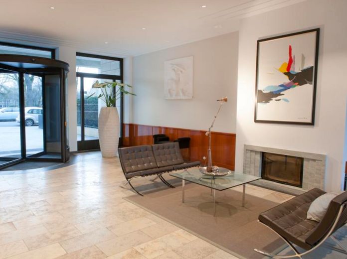 Klostergärten Münster | Concierge | Spa | Fitness | 123 m² | 3 Balkone | TG | Luxuswohnung – Empfang