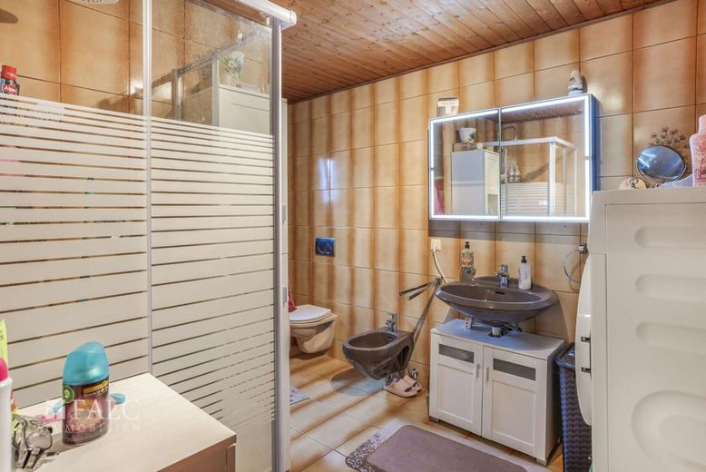 Großzügiges Zweifamilienhaus in Eberbach - 230 m² Wohnkomfort mit vielseitigen Nutzungsmöglichkeiten – OG Bad