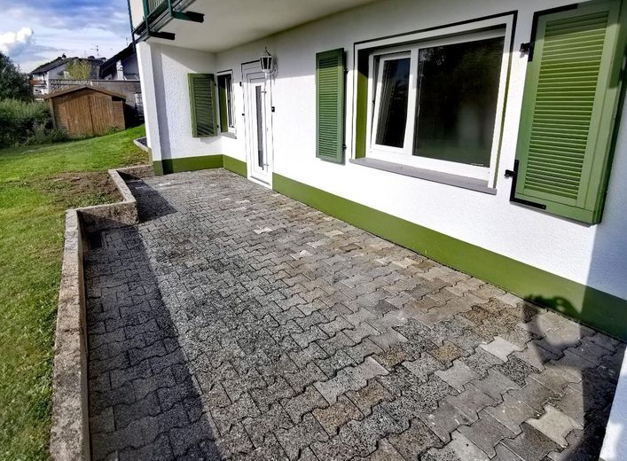Wohnungszugang und Terrasse