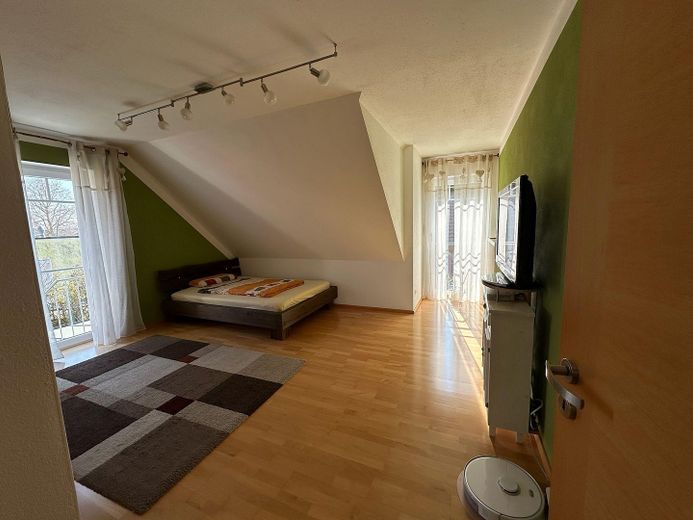 Kinderzimmer Ost/Südfenster