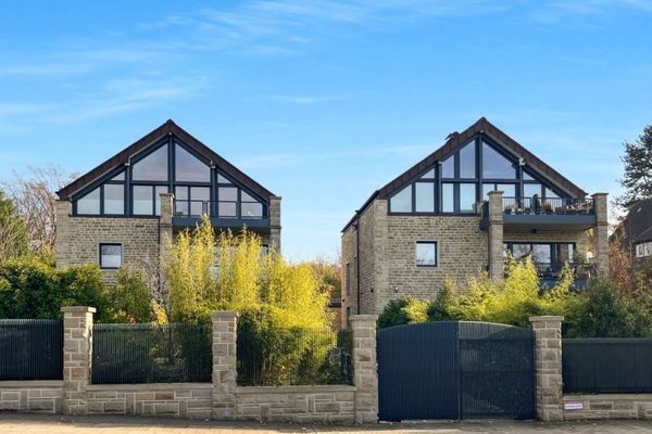 Luxuriöse 3-Zi.-EG-Wohnung mit Terrasse, eigenem Garten und Tiefgarage in Essen-Bredeney