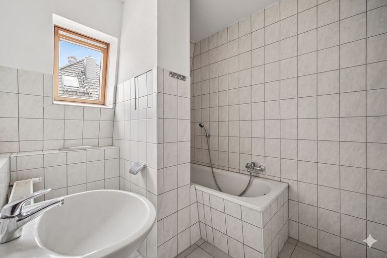 Helle & gemütliche 2-Zimmer-Wohnung in ruhiger Bestlage von Freital – Bad und WC