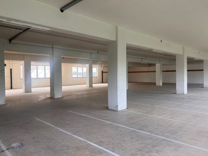 Großzügige Lagerfläche mit Lastenaufzug im 2. OG (ca. 738 m²) in verkehrsgünstiger Lage - LKW-Zufahrt – Foto 1