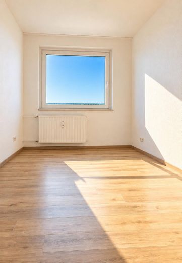 Hannover-Bemerode'un sakin ve seçkin konumunda cazip 3 odalı daire (72 m²) – Büro-Gästezimmer zum Süden