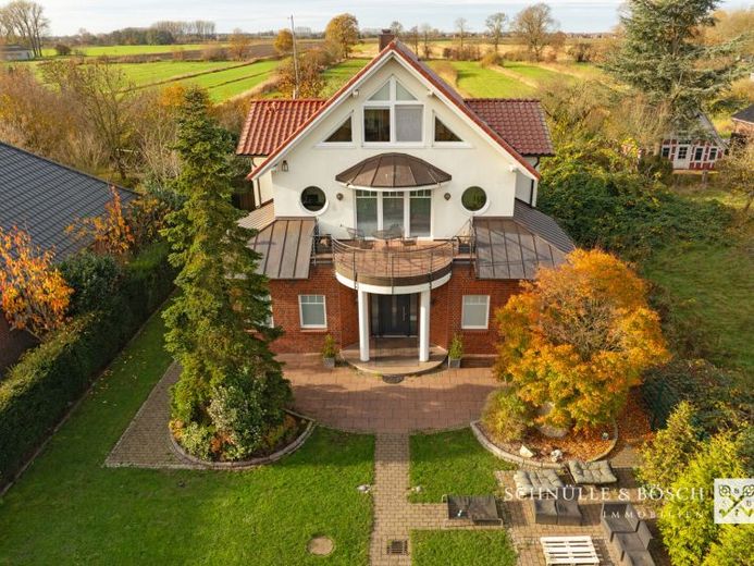 Maritimes Headquarter & Privates Refugium: Wo Visionen auf die Elbe treffen – Foto 1