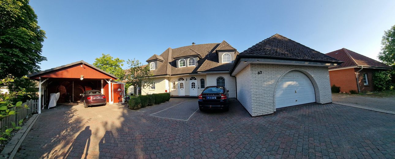 Provisionsfreies, schönes Haus mit Hauptwohnung + 2 Einliegerwohnungen. Mit schönem Garten – Vorderseite 1
