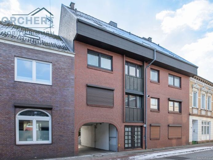 Renovierte 2- Zimmer Wohnung in zentraler Lage von Elmshorn zu vermieten! – Foto 1