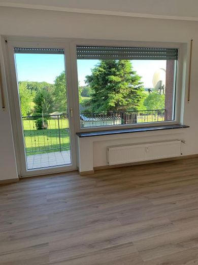 Wohnzimmer - Blick Balkon