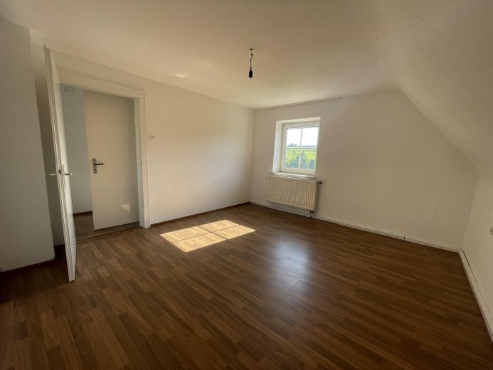 OG: Schlafzimmer 16 qm