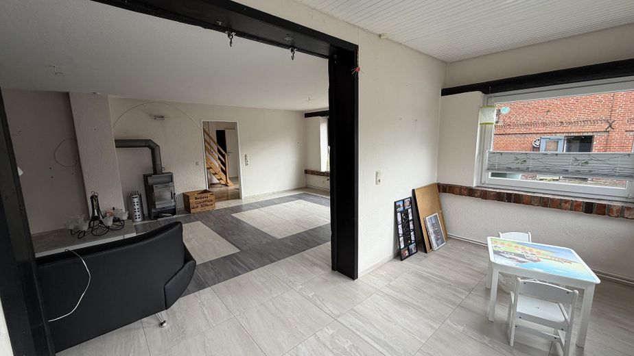 Resthof mit Nebengebäude und bebauugsfähigem Grundstück – Wohnzimmer
