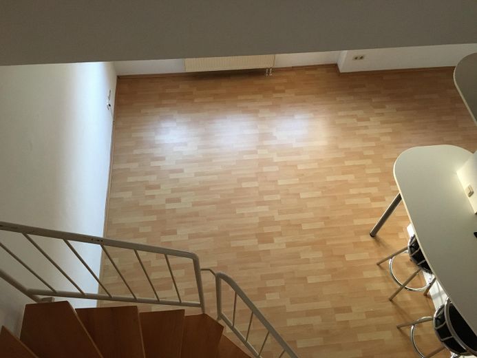 Nowoczesne, wymarzone 2,5-pokojowe mieszkanie galeryjne w M.-Untermenzing BEZ PROWIZJI – Blick von der Galerie