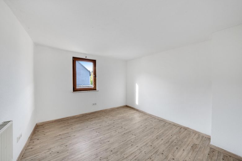 Großzügiges 8-Zimmer-Wohnhaus auf drei Wohnebenen in Aßlar-Berghausen – Foto 4