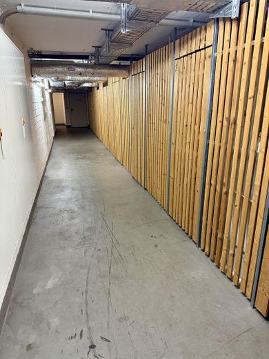 Gut geschnittene 2-Zimmer-Wohnung mit Balkon & Einbauküche in zentraler Lage von Pulheim – Kellerräume