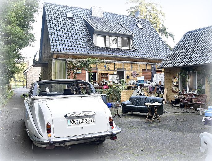 Hof hinter dem Haus Richtung S