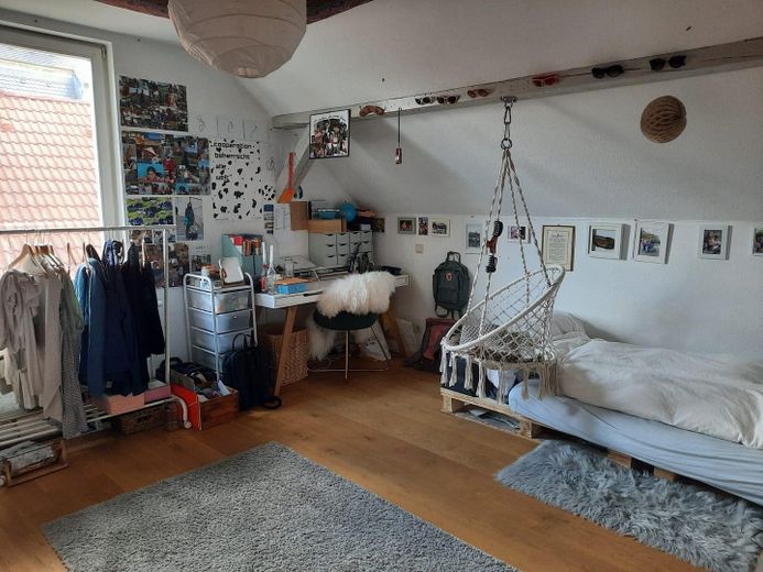 Exklusive und großzügige 5-Zimmer-Maisonettewohnung mit Balkon – Schlafzimmer 1 in DG