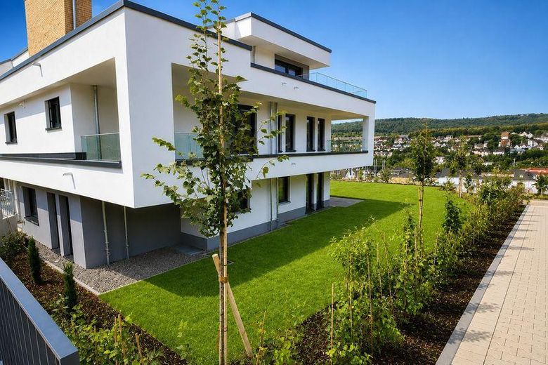 MODERN WOHNEN, DRAUSSEN GENIESSEN - MIT TERRASSE & GARTEN – Wohnungsansicht Nord-West