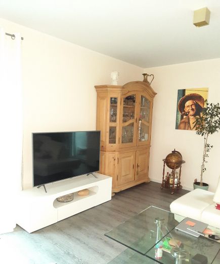 Attraktives freistehendes Einfamilienhaus mit großem Garten und PV-Anlage in Hanau/ Großauheim – Wohnzimmer EG