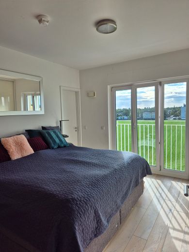 High up on the 5th floor – Super central with extras in Karlsfeld – Schlafzimmer uneinsehbar