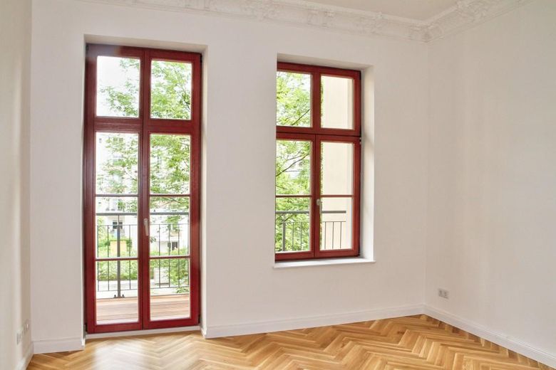 Luxus 3-Zimmer-Wohnung mit Einbauküche, Kamin und großem Balkon – Foto 4