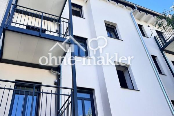 Prima occupazione dopo la ristrutturazione! Moderno monolocale con balcone e cucina componibile nel sud di Halle