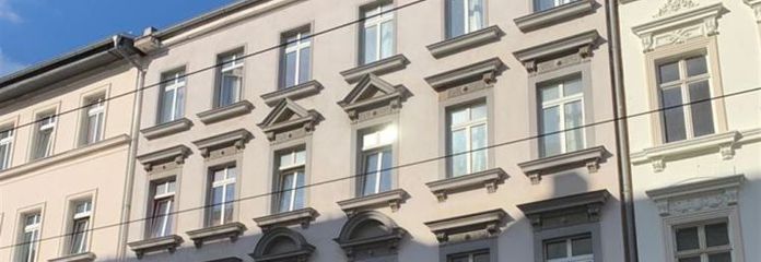 NUOVO-Monolocale mansardato ristrutturato con laminato e bagno con vasca in posizione centrale!