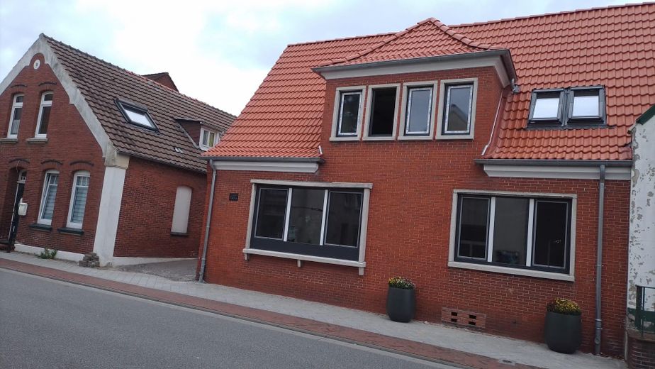 80 m² DG-Wohnung mit eigenem Eingang & Gestaltungsspielraum bei der Sanierung – Foto 3