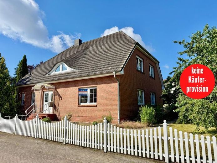 HORN IMMOBILIEN++ 2 km bis Neubrandenburg, großes Einfamilienhaus mit vielen Extras - Einliegerwohnung möglich – Foto 1