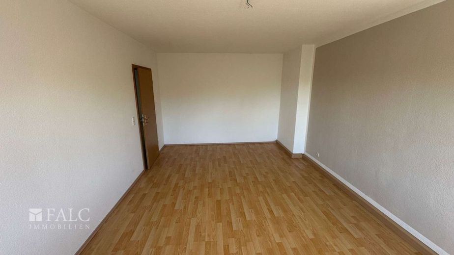 PROVISIONSFREI - Tolle 3-Zimmer-Wohnung in Schollene mit überdachter Terrasse – Wohnzimmer